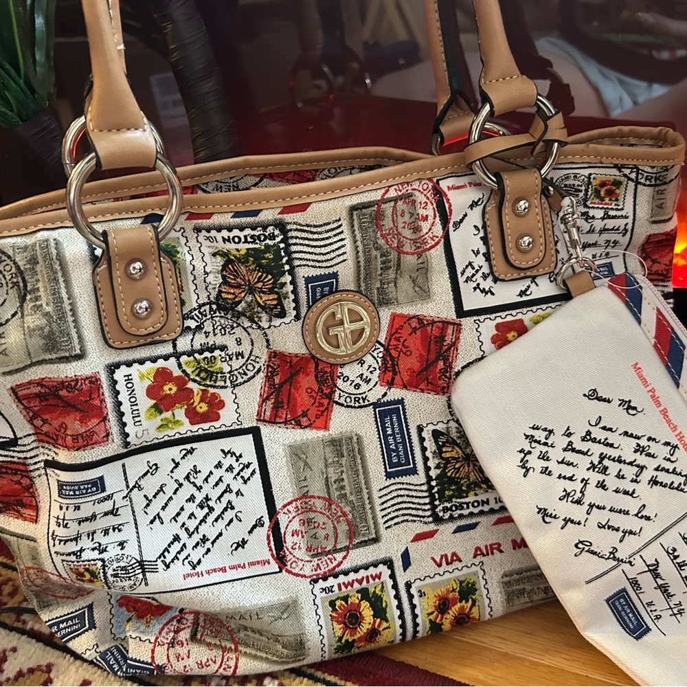 Giani Bernini Tan and Cream Shoulder Bag with Postal Print and Matching Purse